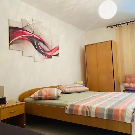 Apartman Roxy Lovište