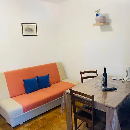Roxy Apartment *